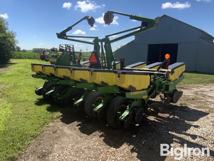 2004-john-deere-1760-maxemerge-plus-12r30"-vacuum-planter-image-5