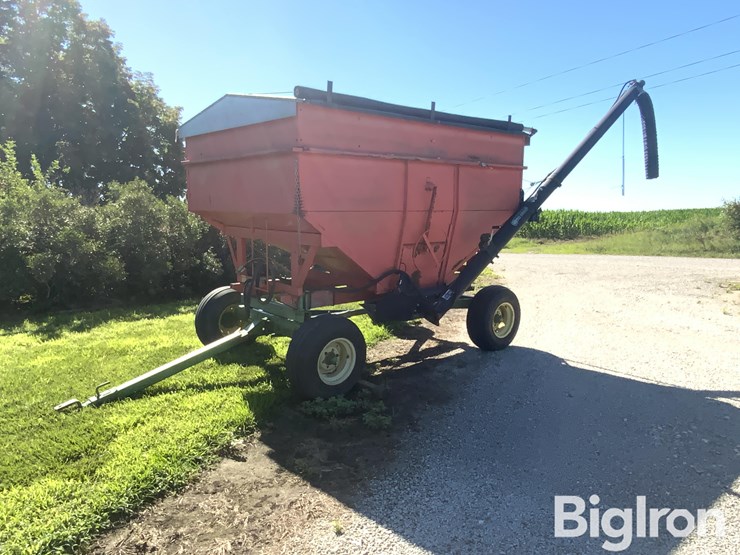 killbros-275-bu-seed-tender/gravity-wagon-w/hydraulic-auger-image-1