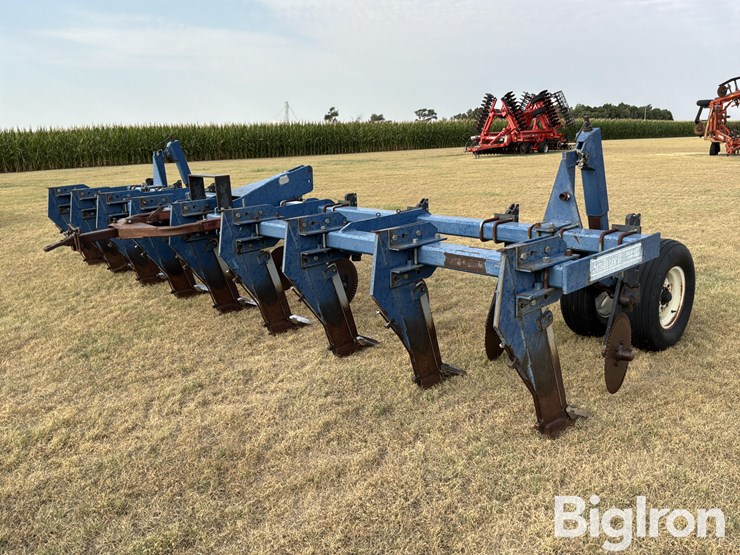 1997-blu-jet-3-pt-sub-tiller-9-shank-ripper-plow-w/anhydrous-tubes-image-5