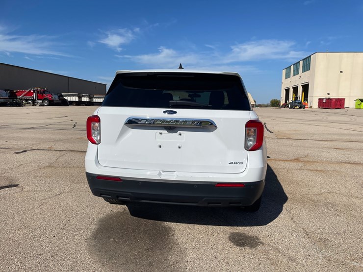 #1527-•-2022-ford-explorer-awd-suv-(has-wi-title)-image-32