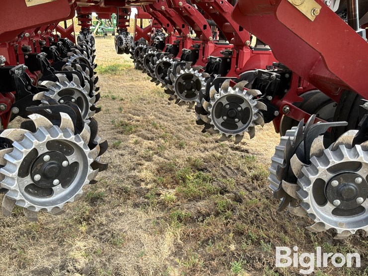 2018-case-ih-early-riser-2150-16r30"-planter-image-13