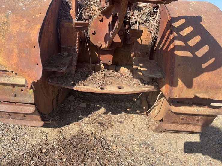 caterpillar-thirty-image-18