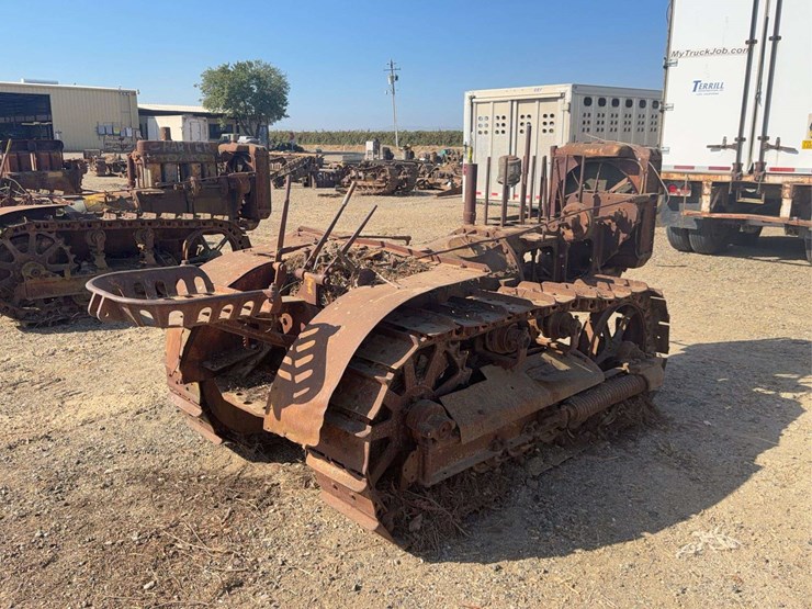 caterpillar-thirty-image-3
