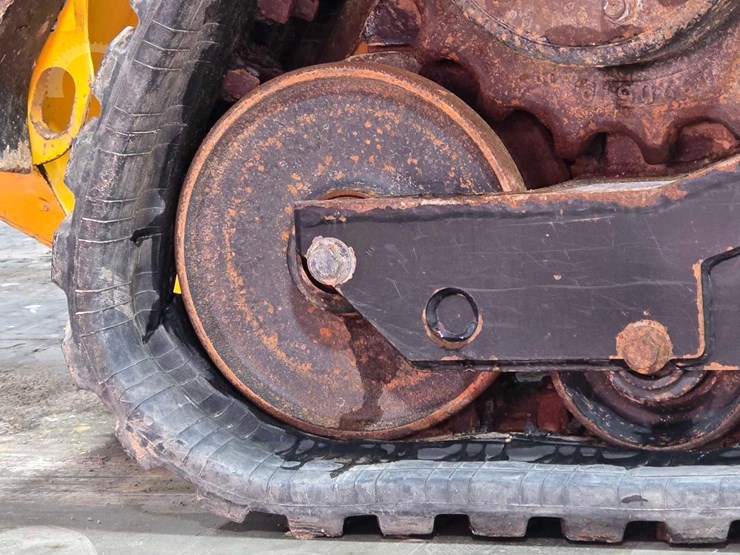 2020-jcb-300t-image-29