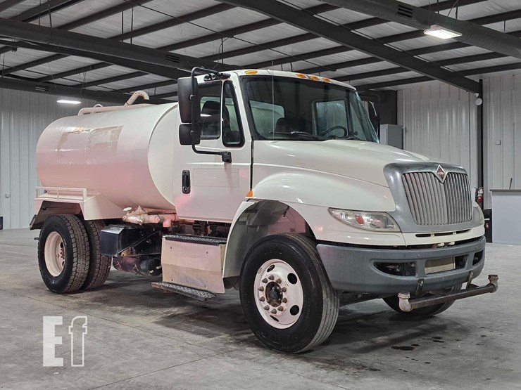 2016-international-durastar-4300-image-2