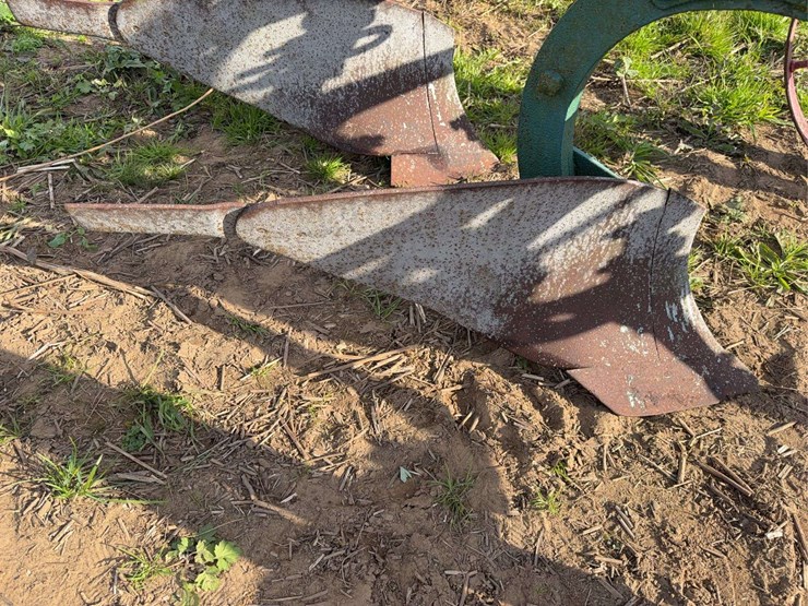 oliver-two-bottom-plow-image-18