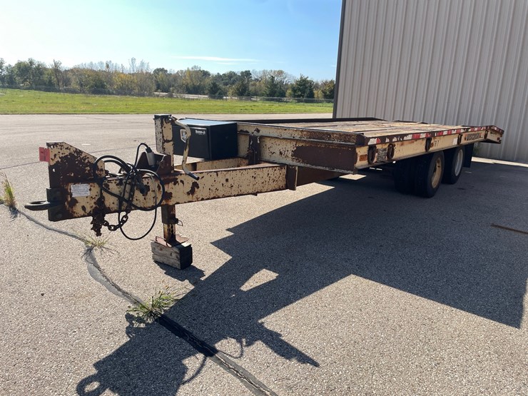 #1510-•-1992-24'-wisconsin-16-ton-tilt-bed-trailer-(has-wi-title)-image-1