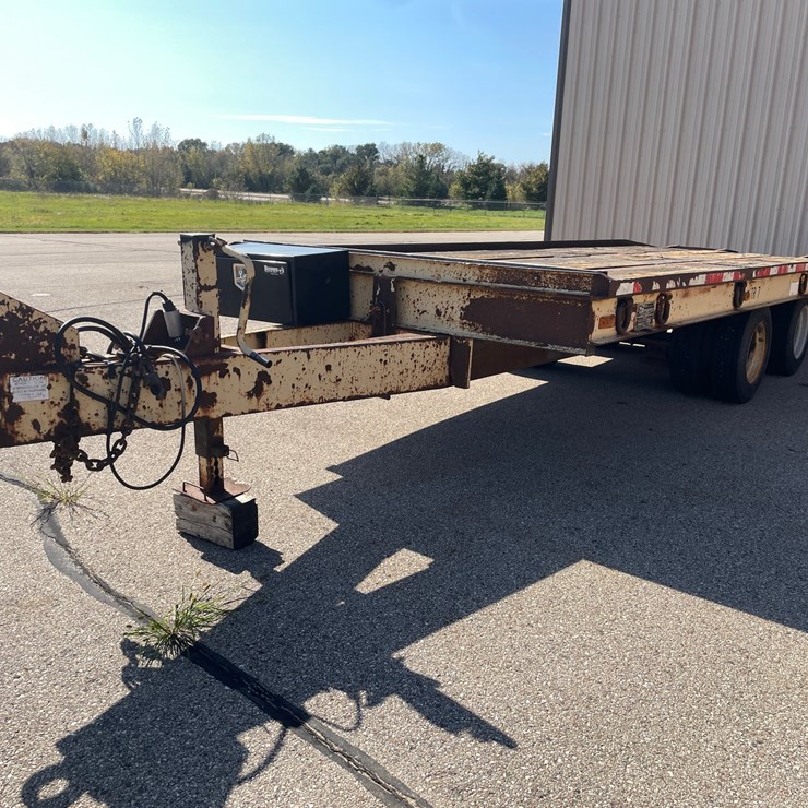 #1510 • 1992 24' Wisconsin 16-Ton Tilt-Bed Trailer (Has WI Title)