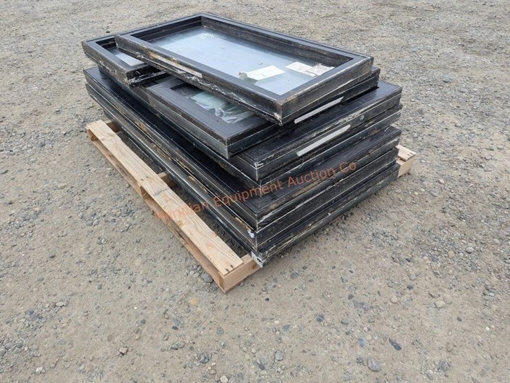 ~8--double-pane-house-windows---assorted-sizes-image-3