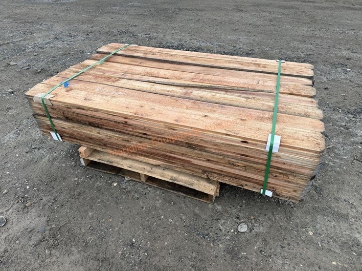 ~168--dog-ear-cedar-fencing-pieces-image-2