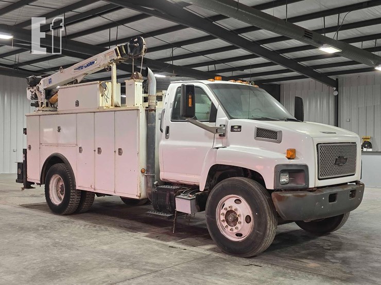 2006-chevrolet-kodiak-c7500-image-2