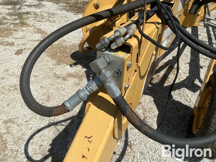 2009-vermeer-r2300-twin-basket-hay-rake-image-10
