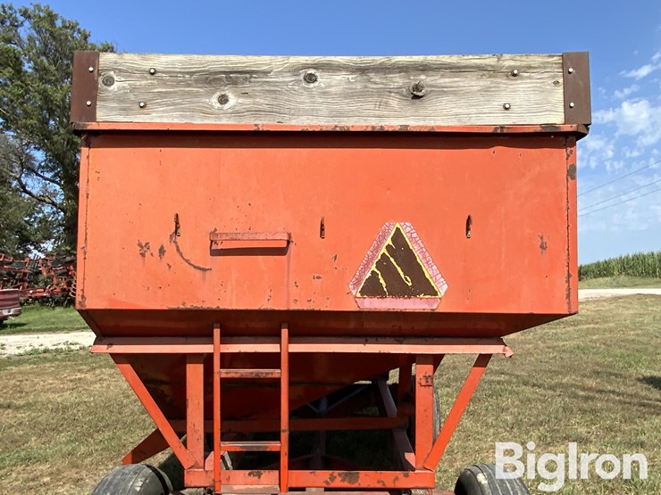 farm-king-m10-gravity-wagon-image-11