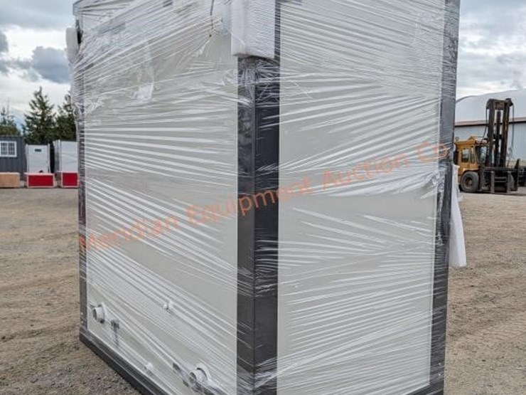 bastone-2-stall-portable-toilets--never-used-image-6