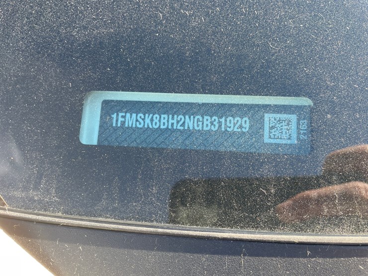#1527-•-2022-ford-explorer-awd-suv-(has-wi-title)-image-27