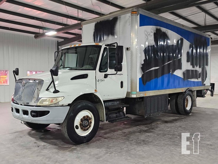 2011-international-durastar-4300-image-1
