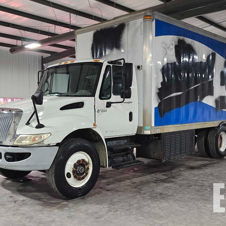 2011 INTERNATIONAL DURASTAR 4300