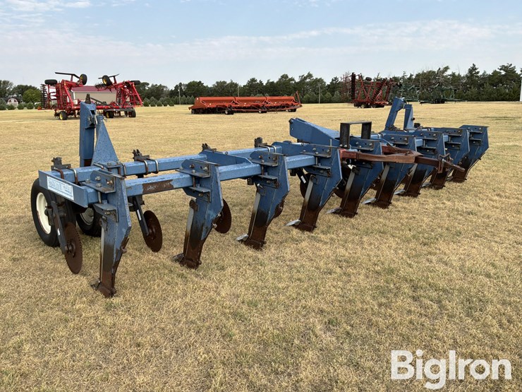 1997-blu-jet-3-pt-sub-tiller-9-shank-ripper-plow-w/anhydrous-tubes-image-7