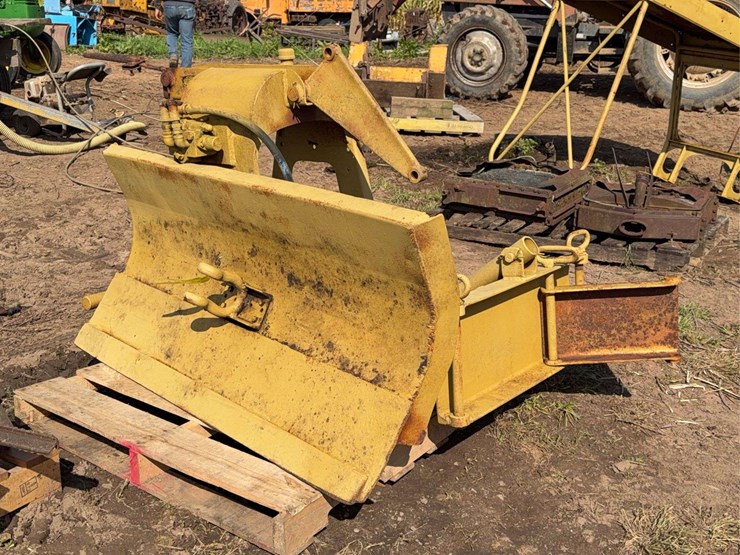 oliver-front-blade-image-1