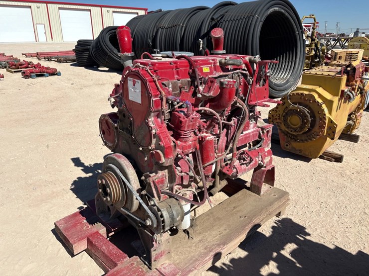 cat-c18-diesel-engine-image-1