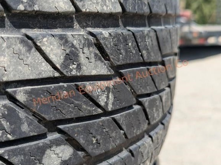 4--235/60r18-lt-tires-image-9