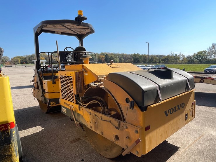 #1509-•-2010-volvo-dd90-vibratory-compactor-image-9