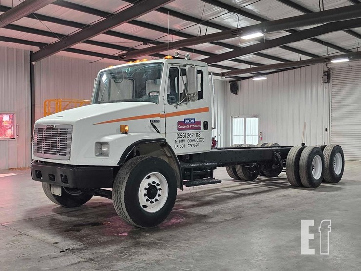 2000-freightliner-fl80-image-1