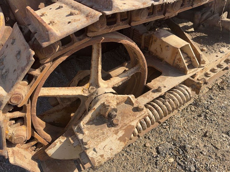 caterpillar-fifteen-image-10