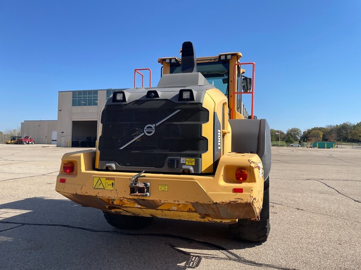 #1500-•-2017-volvo-l110h-wheel-loader-with-bucket-image-7