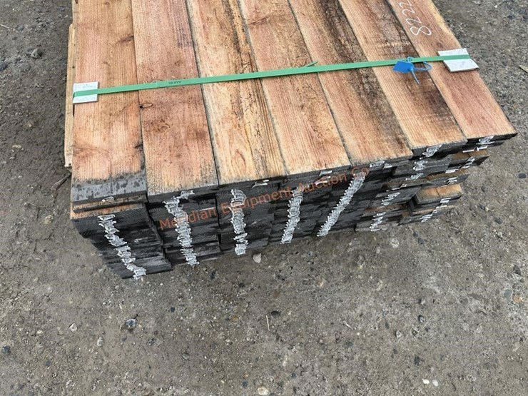 ~189--dog-ear-cedar-fencing-pieces-image-13