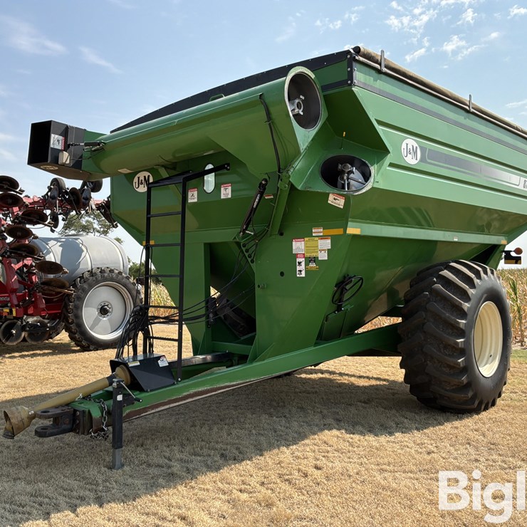 2012 J&M 875-18 Grain Cart