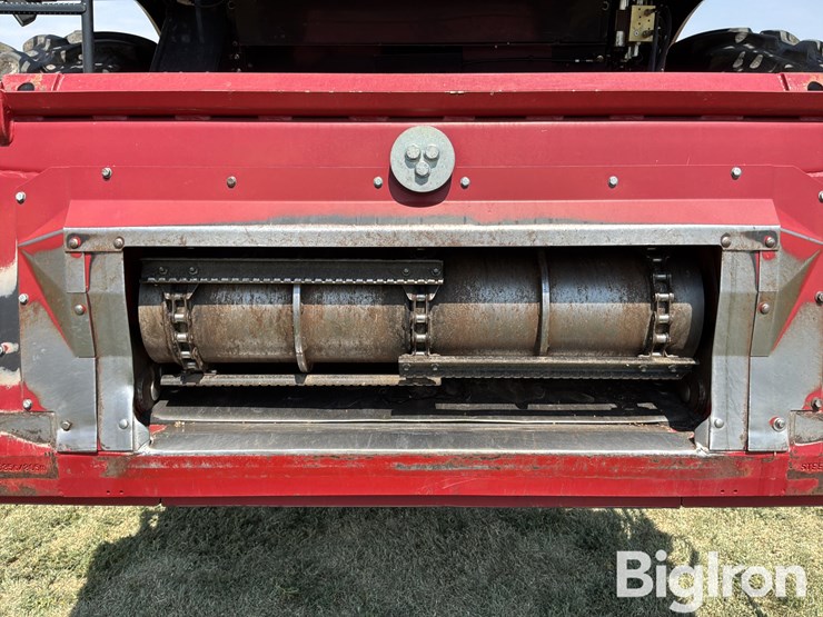 2013-case-ih-7130-axial-flow-2wd-combine-image-18