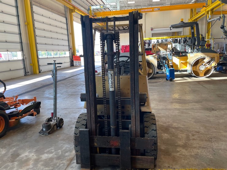 #1538-•-1977-toyota-2fg20-lp-forklift-image-2