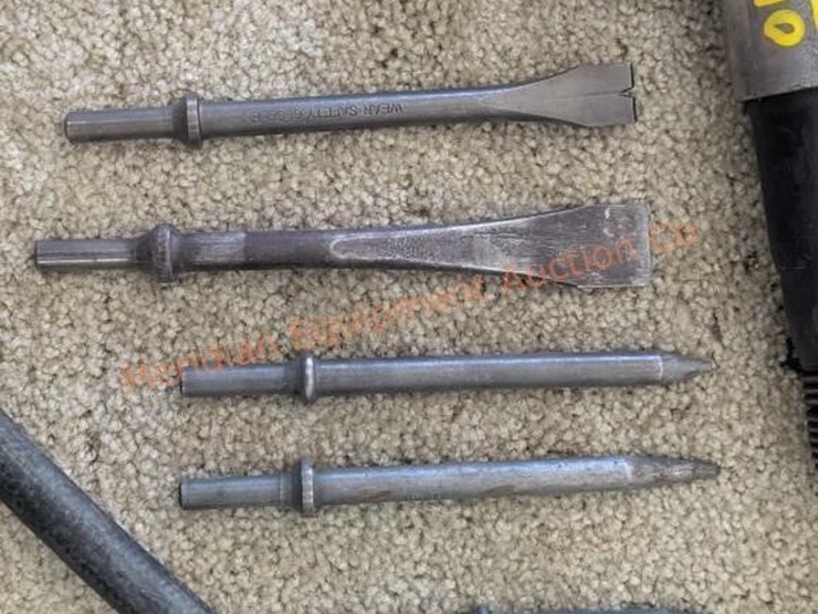 3--assorted-air-pneumatic-chisels-w/-accessories-image-7