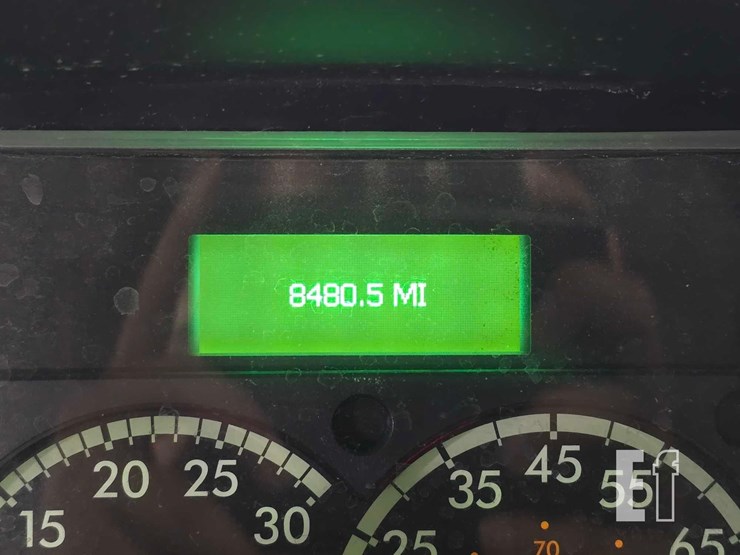 2019-freightliner-business-class-m2-106-image-12