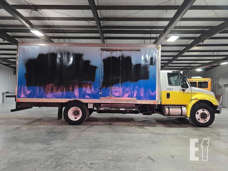 2010-international-durastar-4300-image-6