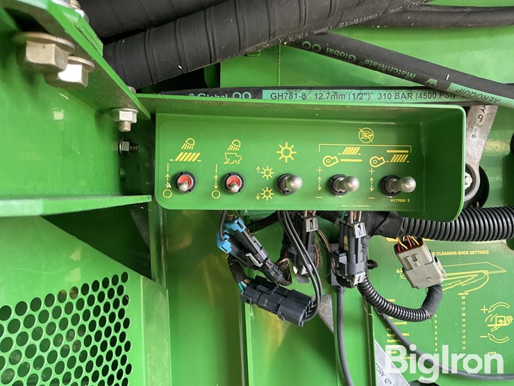 2010-john-deere-9670-sts-4wd-combine-image-10