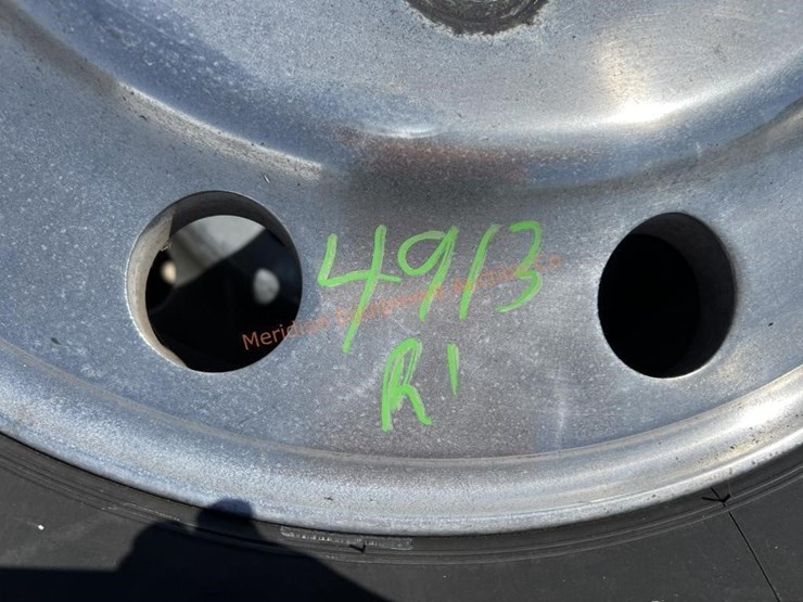 2-11r22.4-truck-tires-w/-aluminum-rims-image-6