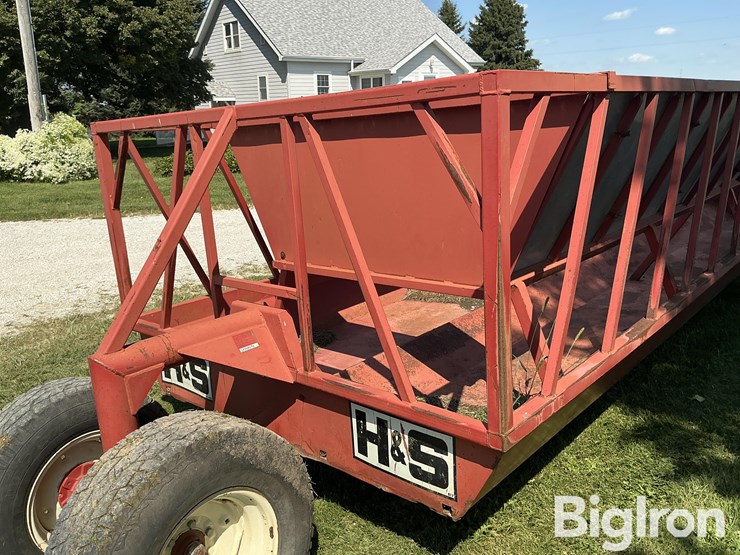 h-&-s-fws2a-hay-feeder-wagon-image-11