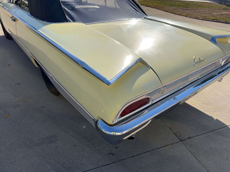 1960-ford-sunliner-image-33