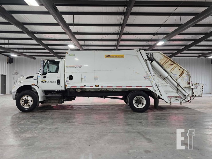 2015-international-durastar-4400-image-5