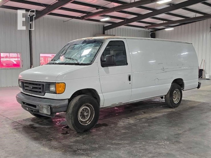 2007-ford-e250-image-1
