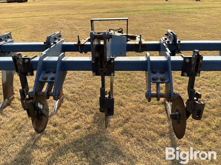 1997-blu-jet-3-pt-sub-tiller-9-shank-ripper-plow-w/anhydrous-tubes-image-15