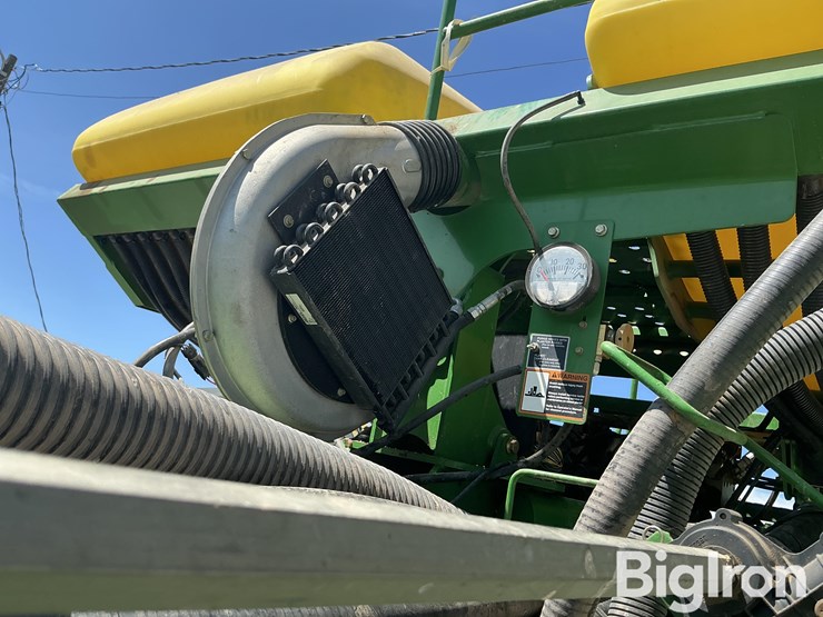 2003-john-deere-1790-ccs-12/23-planter-image-20