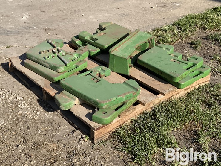 john-deere-100#-tractor-suitcase-weights-image-5