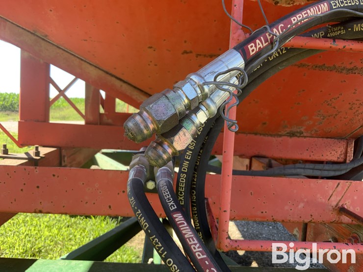 killbros-275-bu-seed-tender/gravity-wagon-w/hydraulic-auger-image-16