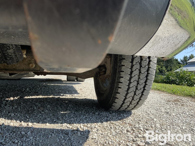 2009-chevrolet-silverado-3500-hd-4x4-flatbed-service-truck-image-11