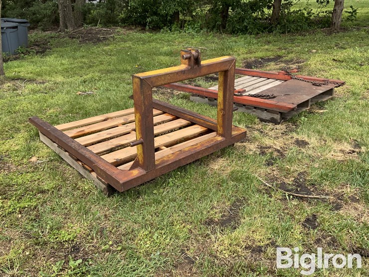 3-pt-&-loader-hay-bale-forks-image-3