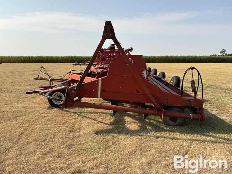 1994-international-7100-hoe-drills-w/transport-image-8