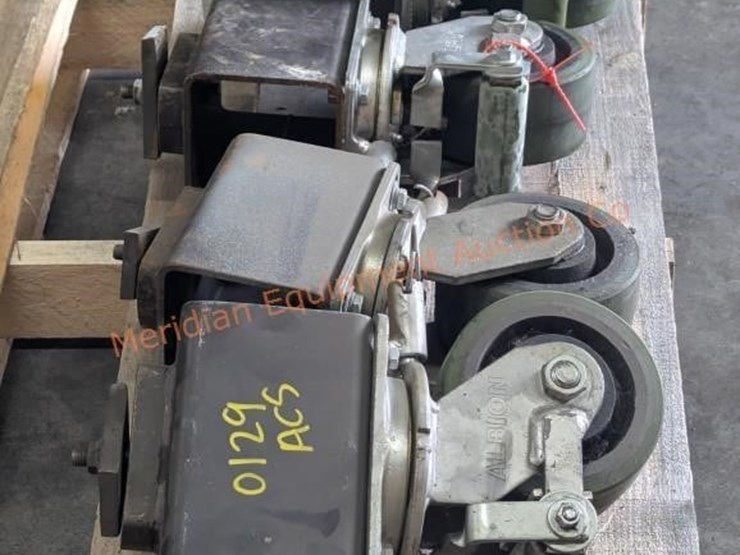 6"-hd-albion-caster-wheels-w/-sb-container-locks-image-5